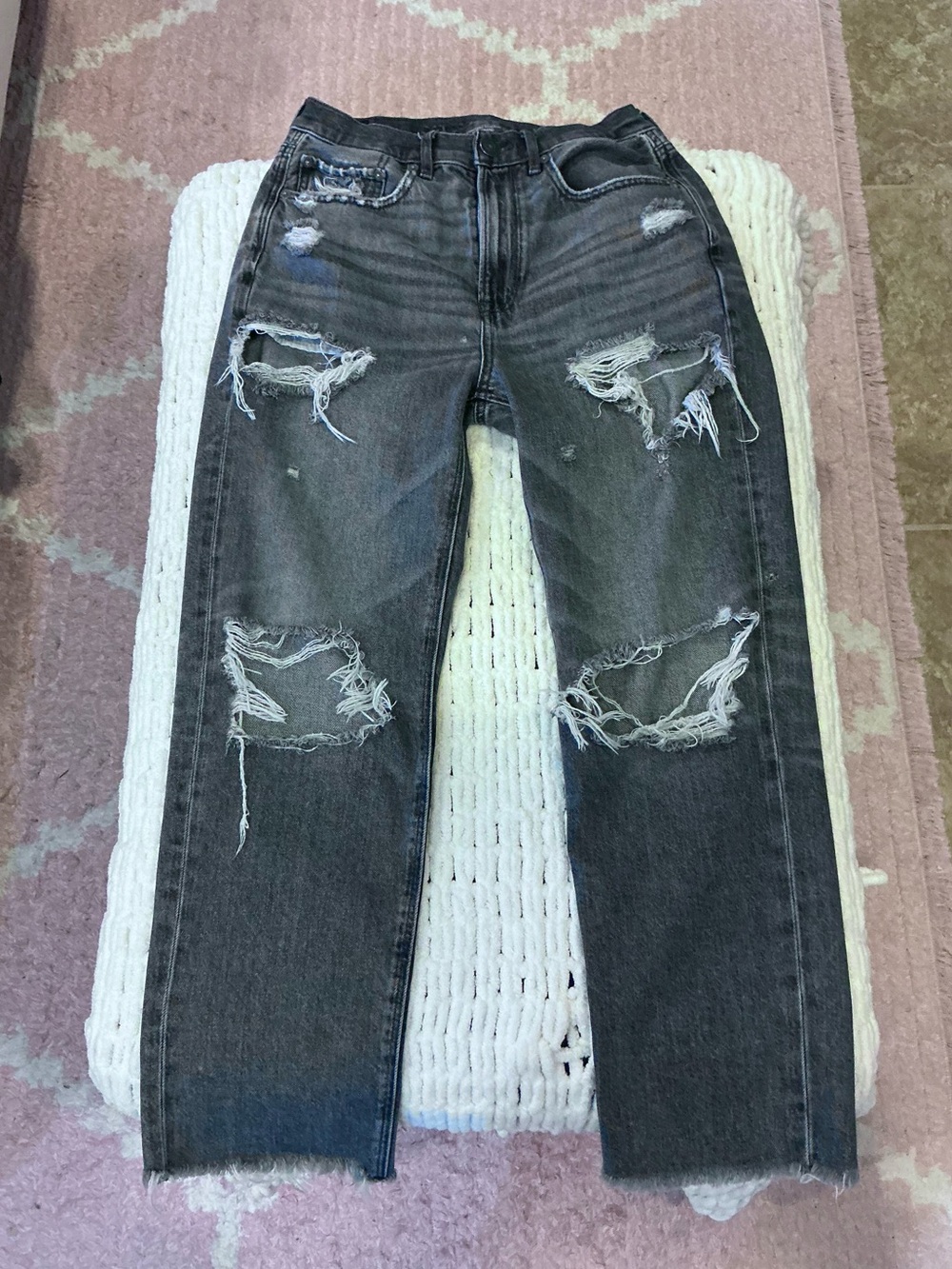 AE Destroyed Women’s Jeans 🖤